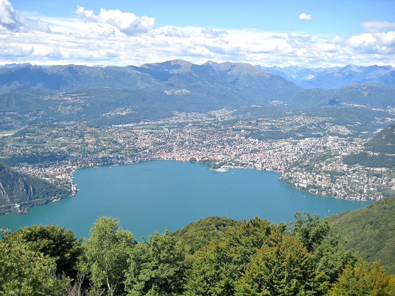 Blick von der Sighignola auf Lugano im Kanton Tessin